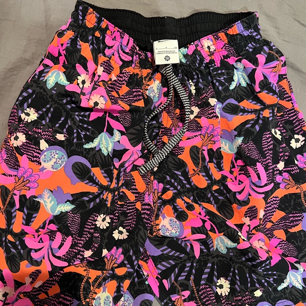 NIKE SHORTS